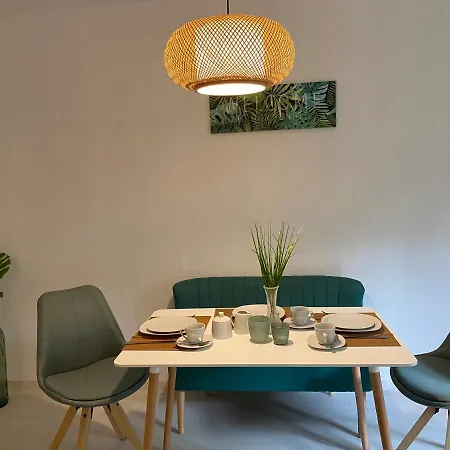 Gruene Oase Neben Hbf, 10 Min Von Duesseldorf Hbf Lejlighed