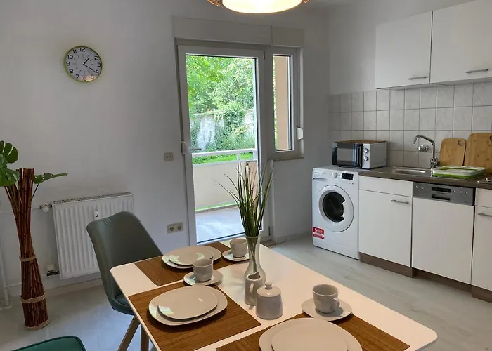 Grüne Oase Neben Hbf, 10 Min Von Düsseldorf Hbf Apartment Duisburg