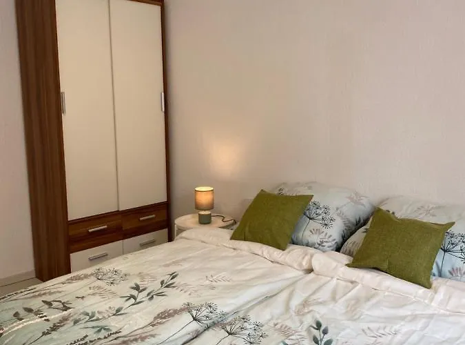 Gruene Oase Neben Hbf, 10 Min Von Duesseldorf Hbf Lejlighed